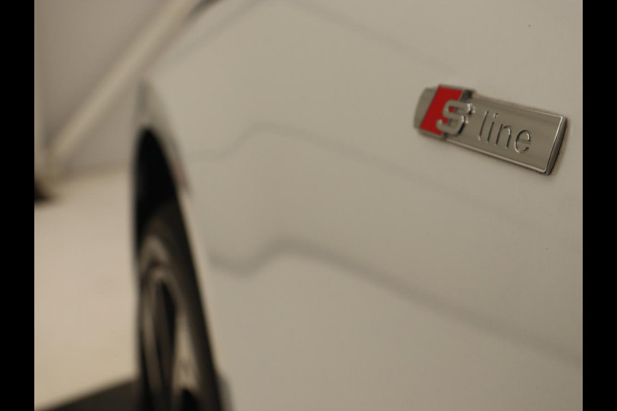 Audi A4 2.0 TFSI Sport S Line Edition | Panoramadak | Carplay | Virtual Cockpit | Sportstoelen | Half leder | Navigatie | Camera | Climate control | Parkeerhulp | Full LED