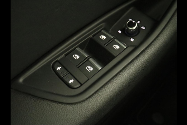 Audi A4 2.0 TFSI Sport S Line Edition | Panoramadak | Carplay | Virtual Cockpit | Sportstoelen | Half leder | Navigatie | Camera | Climate control | Parkeerhulp | Full LED