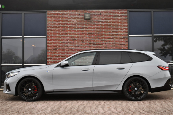 BMW 5 Serie Touring 520i M-Sport Pano Trekh ACC 360 H/K HUD 21inch Stoelventilatie
