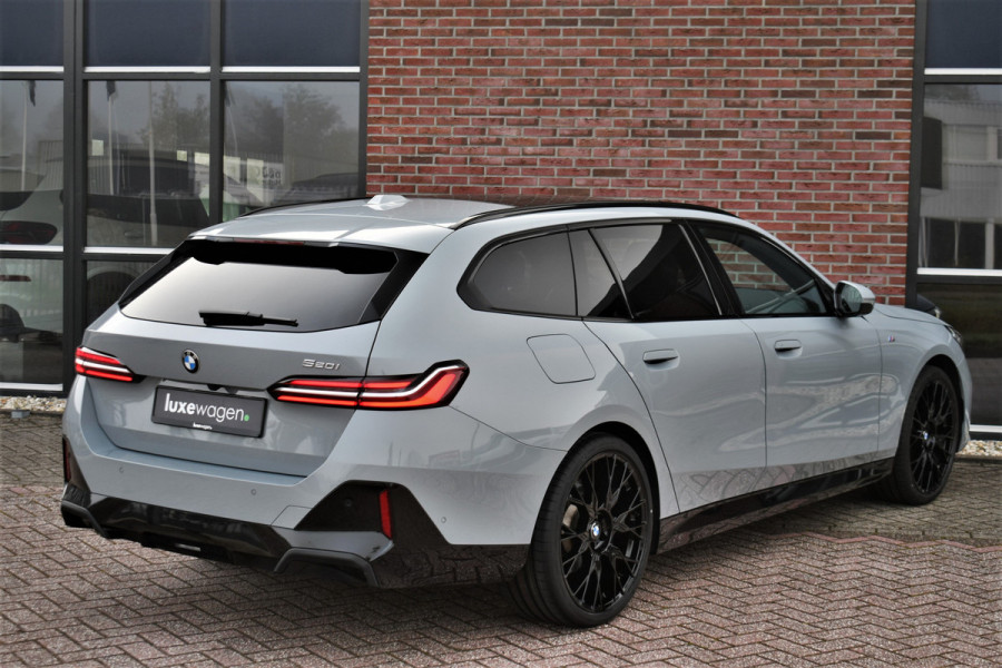 BMW 5 Serie Touring 520i M-Sport Pano Trekh ACC 360 H/K HUD 21inch Stoelventilatie