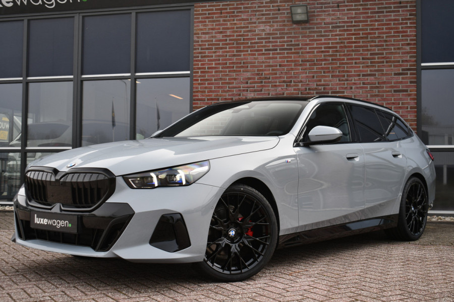 BMW 5 Serie Touring 520i M-Sport Pano Trekh ACC 360 H/K HUD 21inch Stoelventilatie