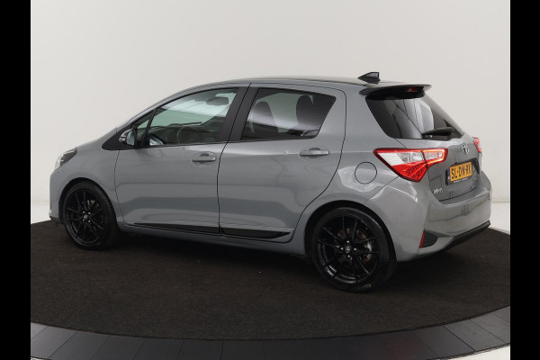 Toyota Yaris 1.5 Hybrid GR Sport | Sportstoelen | Leder/Alcantara | Camera | Climate control | Cruise control | Getint glas | Bluetooth Toyota Yaris 1.5 Hybrid GR Sport | Sportstoelen | Leder/Alcantara | Camera | Climate control | Cruise control | Getint glas | Bluetooth