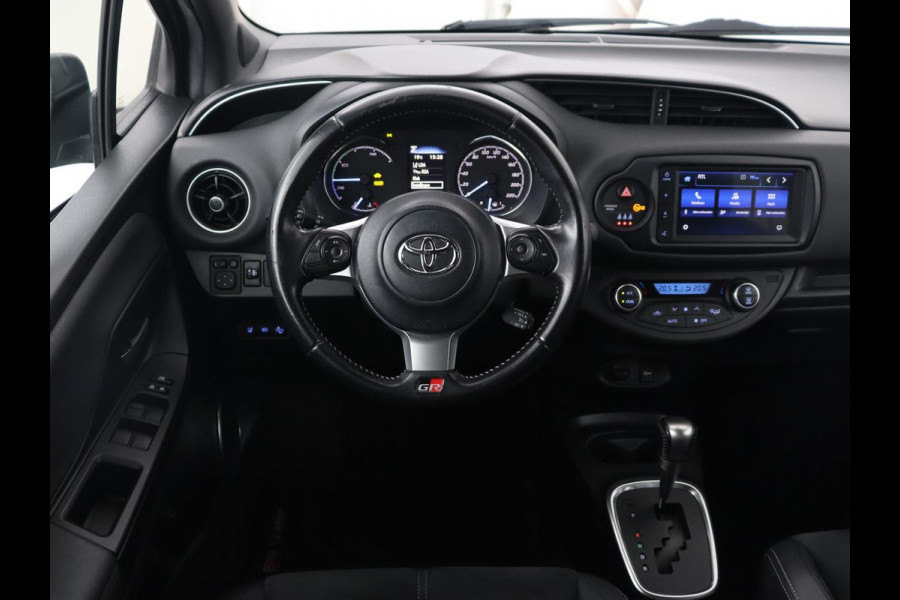Toyota Yaris 1.5 Hybrid GR Sport | Sportstoelen | Leder/Alcantara | Camera | Climate control | Cruise control | Getint glas | Bluetooth Toyota Yaris 1.5 Hybrid GR Sport | Sportstoelen | Leder/Alcantara | Camera | Climate control | Cruise control | Getint glas | Bluetooth