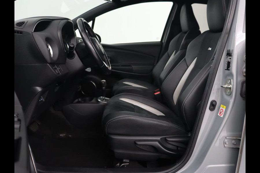Toyota Yaris 1.5 Hybrid GR Sport | Sportstoelen | Leder/Alcantara | Camera | Climate control | Cruise control | Getint glas | Bluetooth Toyota Yaris 1.5 Hybrid GR Sport | Sportstoelen | Leder/Alcantara | Camera | Climate control | Cruise control | Getint glas | Bluetooth