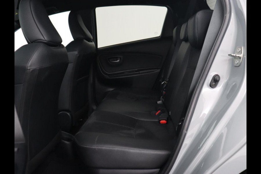 Toyota Yaris 1.5 Hybrid GR Sport | Sportstoelen | Leder/Alcantara | Camera | Climate control | Cruise control | Getint glas | Bluetooth Toyota Yaris 1.5 Hybrid GR Sport | Sportstoelen | Leder/Alcantara | Camera | Climate control | Cruise control | Getint glas | Bluetooth