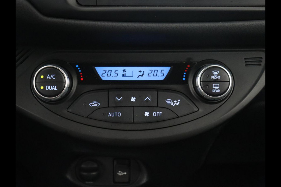 Toyota Yaris 1.5 Hybrid GR Sport | Sportstoelen | Leder/Alcantara | Camera | Climate control | Cruise control | Getint glas | Bluetooth Toyota Yaris 1.5 Hybrid GR Sport | Sportstoelen | Leder/Alcantara | Camera | Climate control | Cruise control | Getint glas | Bluetooth