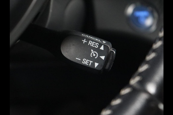 Toyota Yaris 1.5 Hybrid GR Sport | Sportstoelen | Leder/Alcantara | Camera | Climate control | Cruise control | Getint glas | Bluetooth Toyota Yaris 1.5 Hybrid GR Sport | Sportstoelen | Leder/Alcantara | Camera | Climate control | Cruise control | Getint glas | Bluetooth