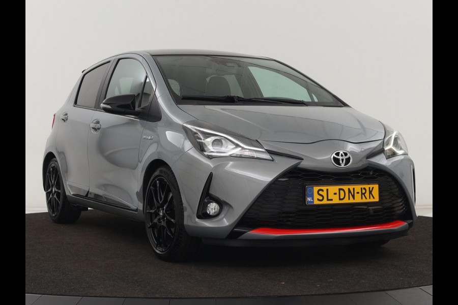 Toyota Yaris 1.5 Hybrid GR Sport | Sportstoelen | Leder/Alcantara | Camera | Climate control | Cruise control | Getint glas | Bluetooth Toyota Yaris 1.5 Hybrid GR Sport | Sportstoelen | Leder/Alcantara | Camera | Climate control | Cruise control | Getint glas | Bluetooth
