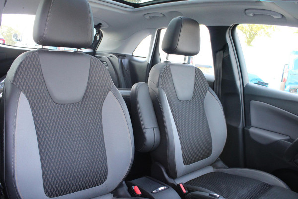 Opel Crossland X 1.2 Turbo Innovation | Trekhaak | Panorama Dak | Cruise Control | Climate Control | Navigatie |
