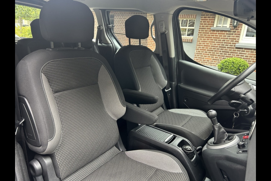 Peugeot Partner Tepee 1.2 110pk Navi, Camera, Trekhaak, Clima