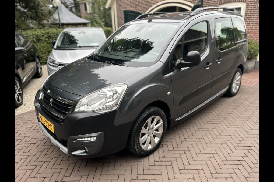 Peugeot Partner Tepee 1.2 110pk Navi, Camera, Trekhaak, Clima