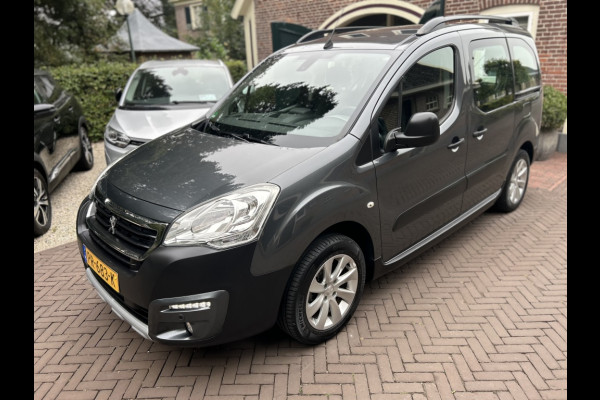 Peugeot Partner Tepee 1.2 110pk Navi, Camera, Trekhaak, Clima