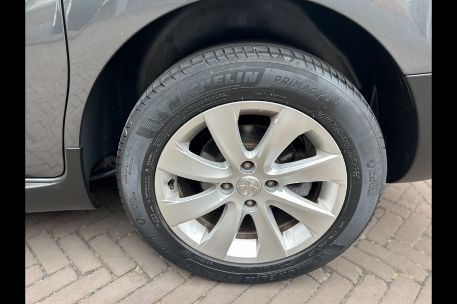 Peugeot Partner Tepee 1.2 110pk Navi, Camera, Trekhaak, Clima