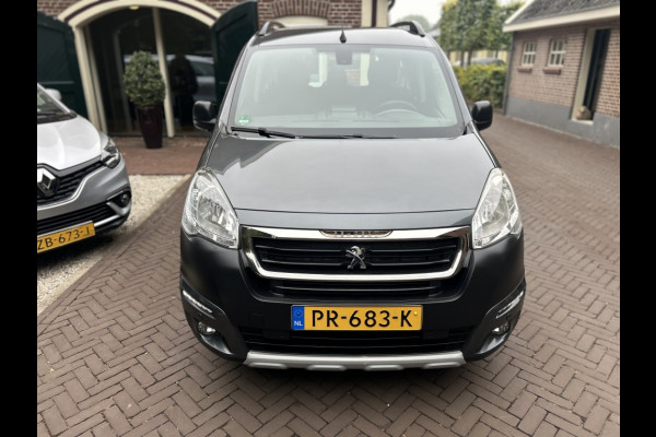 Peugeot Partner Tepee 1.2 110pk Navi, Camera, Trekhaak, Clima