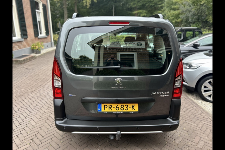 Peugeot Partner Tepee 1.2 110pk Navi, Camera, Trekhaak, Clima