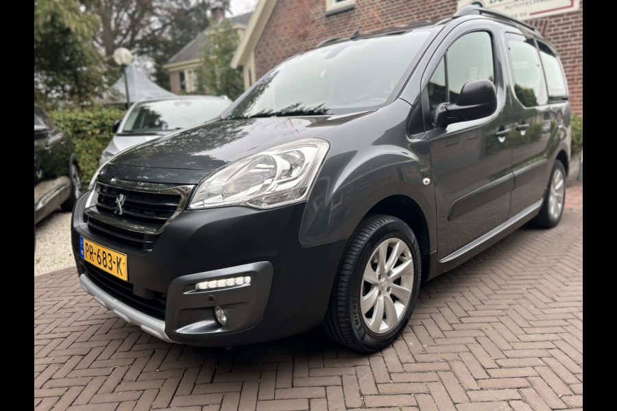Peugeot Partner Tepee 1.2 110pk Navi, Camera, Trekhaak, Clima