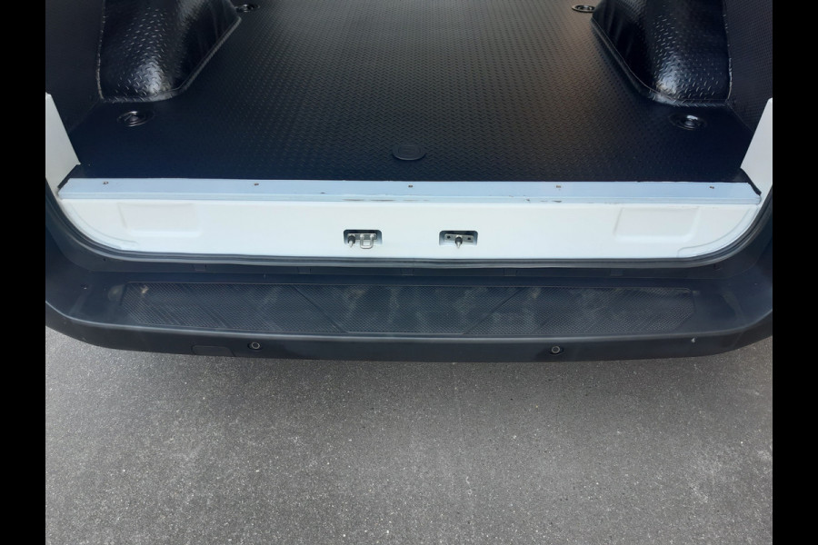 Ford E-Transit / Maxus e-Deliver 9 L2H2 72 kWh Airco Verwarmde stoelen Achteruitrijcamera