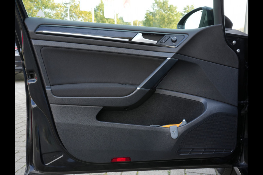 Volkswagen Golf 1.5 TSI Highline | Navigatie | Virtual Cockpit | Stoelverwarming | Massage