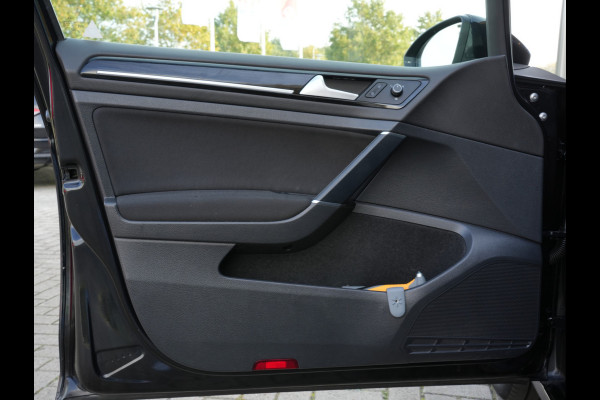 Volkswagen Golf 1.5 TSI Highline | Navigatie | Virtual Cockpit | Stoelverwarming | Massage