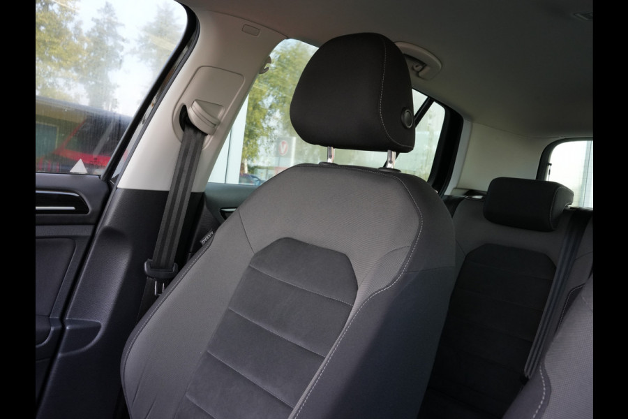 Volkswagen Golf 1.5 TSI Highline | Navigatie | Virtual Cockpit | Stoelverwarming | Massage