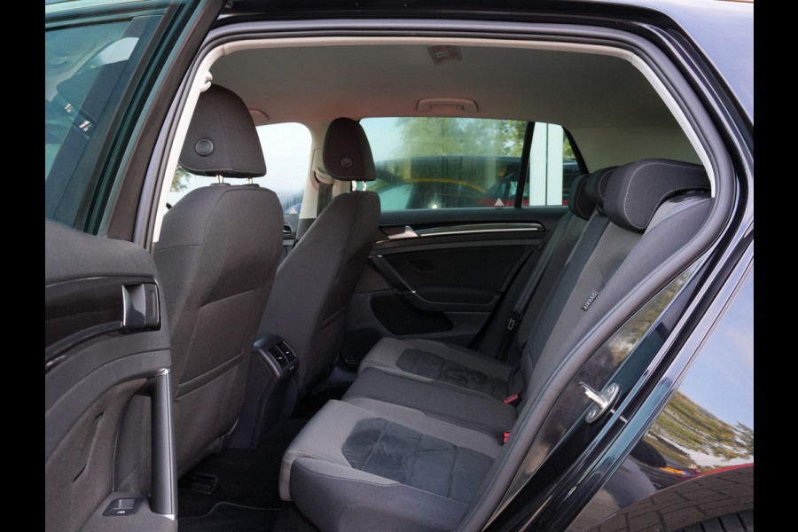 Volkswagen Golf 1.5 TSI Highline | Navigatie | Virtual Cockpit | Stoelverwarming | Massage