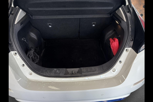 Nissan Leaf e+ N-Connecta 62 kWh ADAPTIVE CRUISE 17 INCH VELGEN PRO PILOT NAVIGATIE BSM