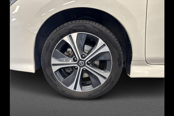 Nissan Leaf e+ N-Connecta 62 kWh ADAPTIVE CRUISE 17 INCH VELGEN PRO PILOT NAVIGATIE BSM