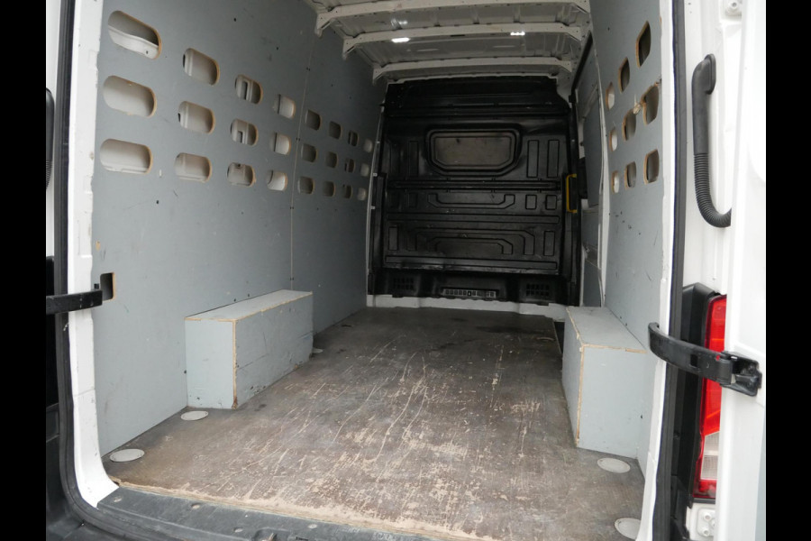 Volkswagen Crafter 2.0 TDI 100PK, L3H3, Airco