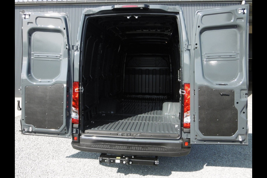 Iveco Daily 35C18HV 3.0 180PK 410L H2 Automaat Dubbel lucht | Airco | Navi | Camera | Trekhaak 3500kg