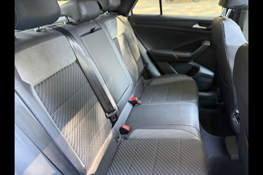Volkswagen T-Roc 1.5 TSI Sport R-Line l Pano l Virtual l Climate l Xenon l ACC l Alcantara l