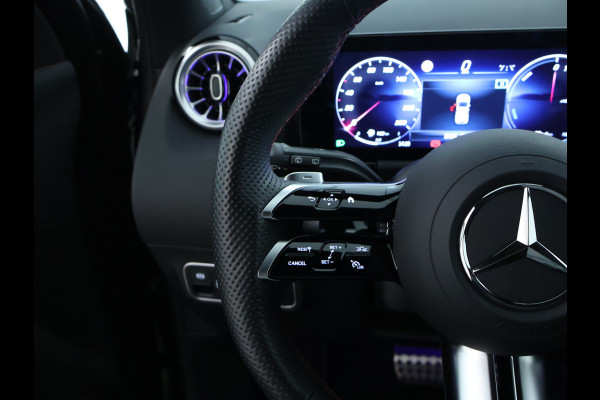 Mercedes-Benz GLA 250 e AMG Plug-In Hybride AMG Line | Night Pakket | Trekhaak | Dodehoek Assist | Sfeerverlichting. Inclusief 24 maanden MB Certified garantie voor Europa.