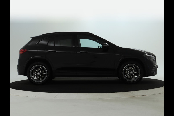 Mercedes-Benz GLA 250 e AMG Plug-In Hybride AMG Line | Night Pakket | Trekhaak | Dodehoek Assist | Sfeerverlichting. Inclusief 24 maanden MB Certified garantie voor Europa.