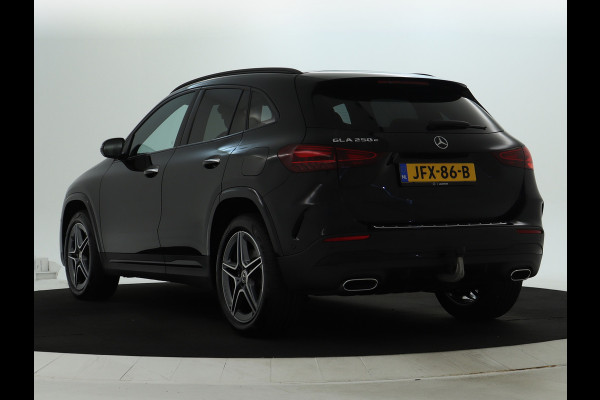 Mercedes-Benz GLA 250 e AMG Plug-In Hybride AMG Line | Night Pakket | Trekhaak | Dodehoek Assist | Sfeerverlichting. Inclusief 24 maanden MB Certified garantie voor Europa.