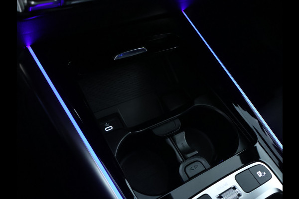Mercedes-Benz GLA 250 e AMG Plug-In Hybride AMG Line | Night Pakket | Trekhaak | Dodehoek Assist | Sfeerverlichting. Inclusief 24 maanden MB Certified garantie voor Europa.