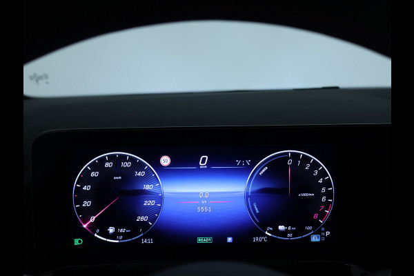 Mercedes-Benz GLA 250 e AMG Plug-In Hybride AMG Line | Night Pakket | Trekhaak | Dodehoek Assist | Sfeerverlichting. Inclusief 24 maanden MB Certified garantie voor Europa.