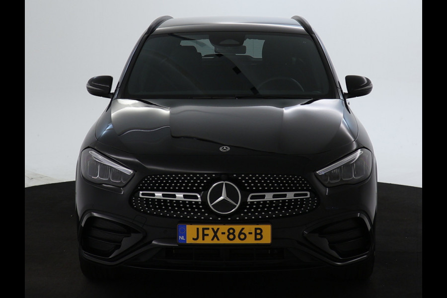 Mercedes-Benz GLA 250 e AMG Plug-In Hybride AMG Line | Night Pakket | Trekhaak | Dodehoek Assist | Sfeerverlichting. Inclusief 24 maanden MB Certified garantie voor Europa.