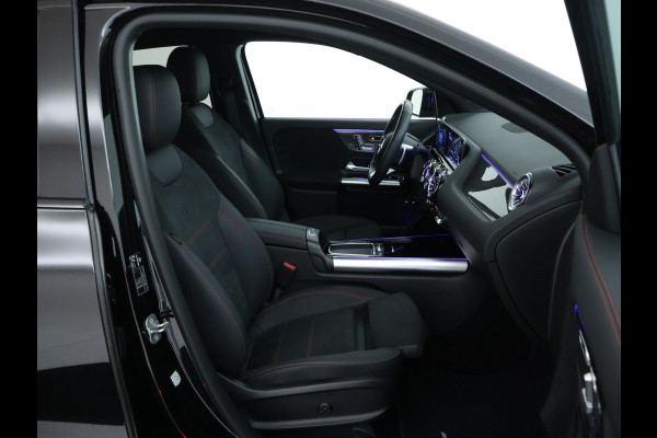 Mercedes-Benz GLA 250 e AMG Plug-In Hybride AMG Line | Night Pakket | Trekhaak | Dodehoek Assist | Sfeerverlichting. Inclusief 24 maanden MB Certified garantie voor Europa.