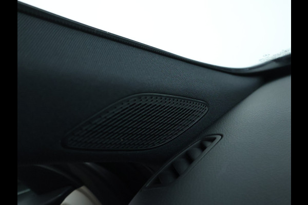 Mercedes-Benz A-Klasse 180 Business Solution Luxury Sfeerverlichting | Apple CarPlay | Ledkoplampen | Spiegelpakket. Inclusief 24 maanden MB Certified garantie voor Europa.