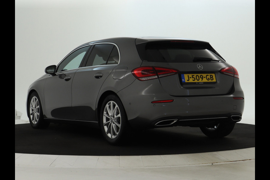Mercedes-Benz A-Klasse 180 Business Solution Luxury Sfeerverlichting | Apple CarPlay | Ledkoplampen | Spiegelpakket. Inclusief 24 maanden MB Certified garantie voor Europa.
