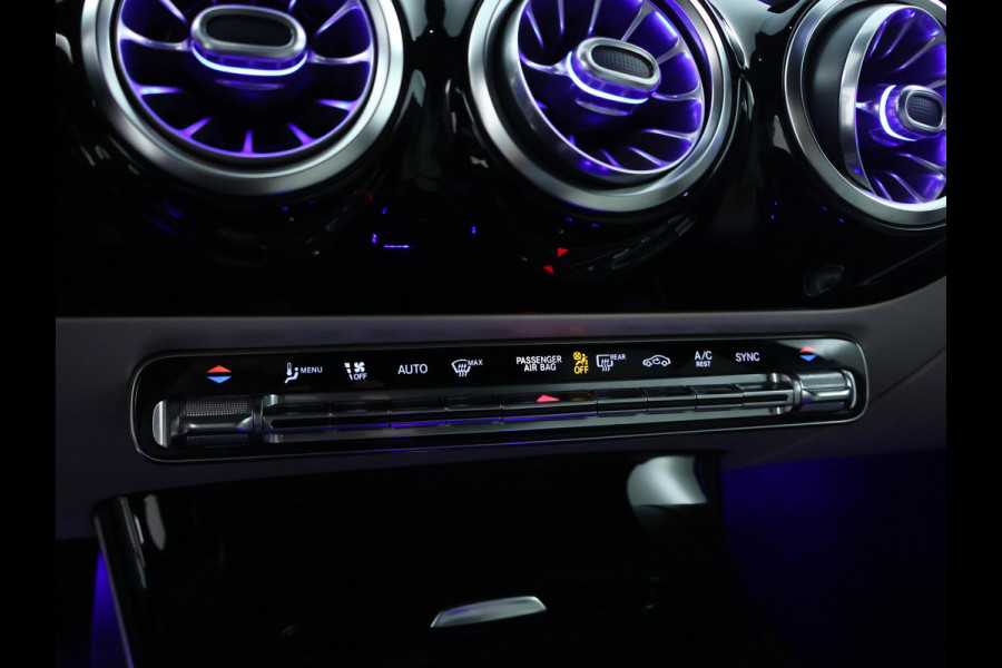 Mercedes-Benz A-Klasse 180 Business Solution Luxury Sfeerverlichting | Apple CarPlay | Ledkoplampen | Spiegelpakket. Inclusief 24 maanden MB Certified garantie voor Europa.