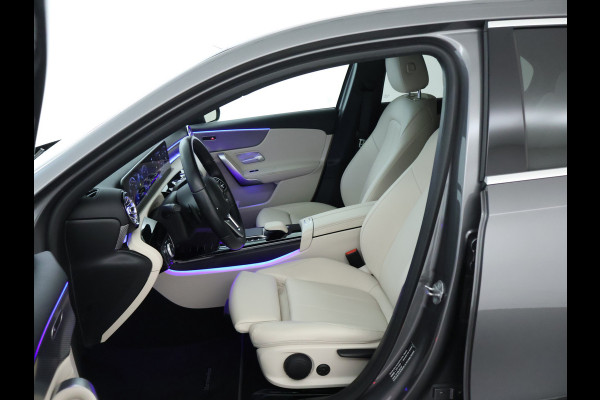 Mercedes-Benz A-Klasse 180 Business Solution Luxury Sfeerverlichting | Apple CarPlay | Ledkoplampen | Spiegelpakket. Inclusief 24 maanden MB Certified garantie voor Europa.