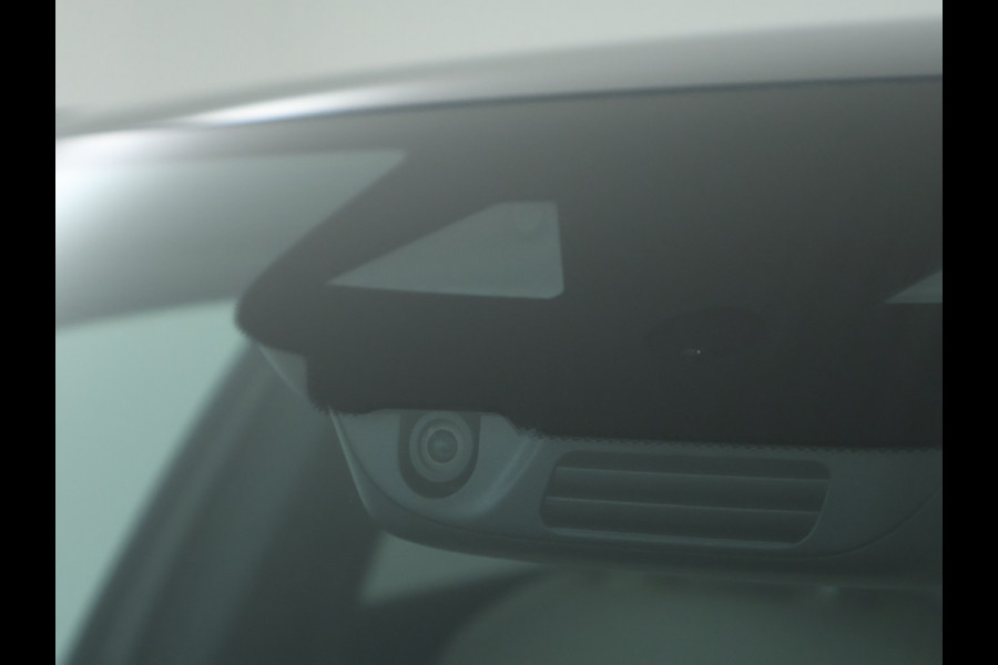 Mercedes-Benz A-Klasse 180 Business Solution Luxury Sfeerverlichting | Apple CarPlay | Ledkoplampen | Spiegelpakket. Inclusief 24 maanden MB Certified garantie voor Europa.