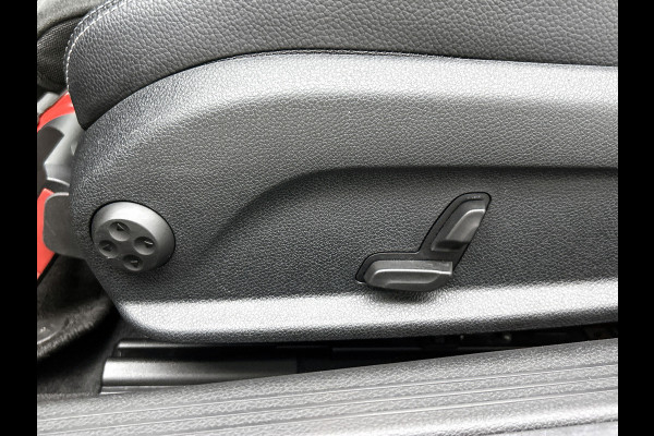 Mercedes-Benz C-Klasse 200 4MATIC AMG Line (Dealer onderH, Panorama, Carplay, Navi Groot, Camera, StoelV, Etc)