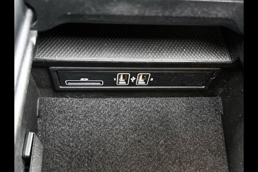 Mercedes-Benz C-Klasse 200 4MATIC AMG Line (Dealer onderH, Panorama, Carplay, Navi Groot, Camera, StoelV, Etc)