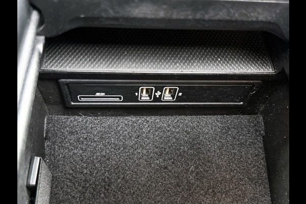 Mercedes-Benz C-Klasse 200 4MATIC AMG Line (Dealer onderH, Panorama, Carplay, Navi Groot, Camera, StoelV, Etc)