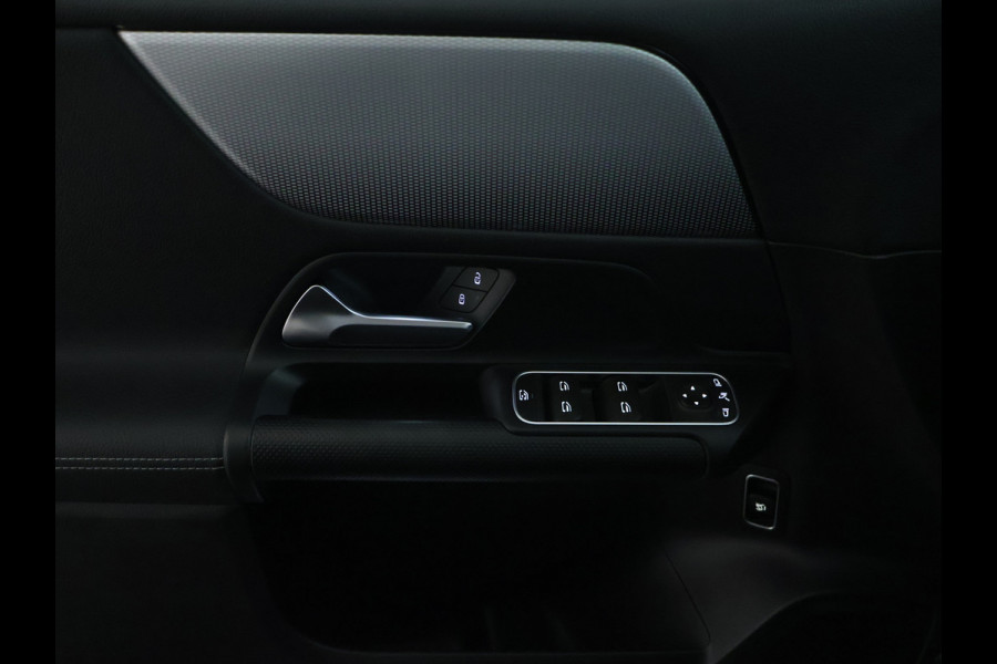 Mercedes-Benz B-Klasse 180 Advantage Achteruitrijcamera | Ledkoplampen | EASY PACK achterklep | Spiegelpakket. Inclusief 24 maanden MB Certified garantie voor Europa.