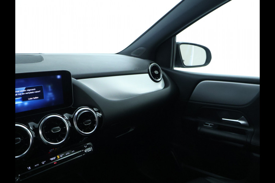Mercedes-Benz B-Klasse 180 Advantage Achteruitrijcamera | Ledkoplampen | EASY PACK achterklep | Spiegelpakket. Inclusief 24 maanden MB Certified garantie voor Europa.