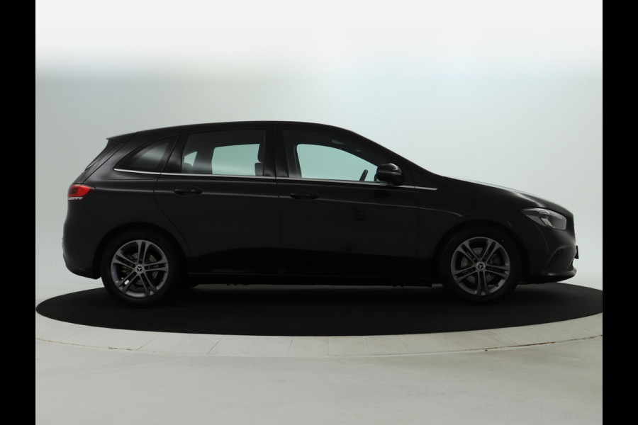 Mercedes-Benz B-Klasse 180 Advantage Achteruitrijcamera | Ledkoplampen | EASY PACK achterklep | Spiegelpakket. Inclusief 24 maanden MB Certified garantie voor Europa.
