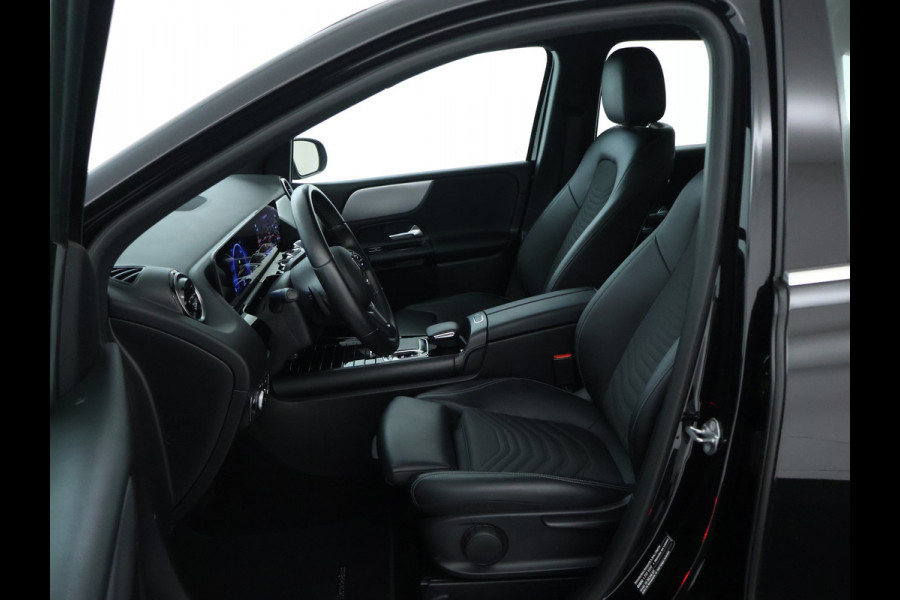 Mercedes-Benz B-Klasse 180 Advantage Achteruitrijcamera | Ledkoplampen | EASY PACK achterklep | Spiegelpakket. Inclusief 24 maanden MB Certified garantie voor Europa.