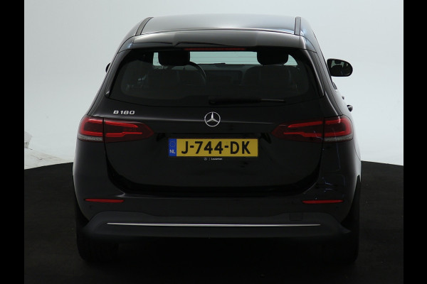 Mercedes-Benz B-Klasse 180 Advantage Achteruitrijcamera | Ledkoplampen | EASY PACK achterklep | Spiegelpakket. Inclusief 24 maanden MB Certified garantie voor Europa.